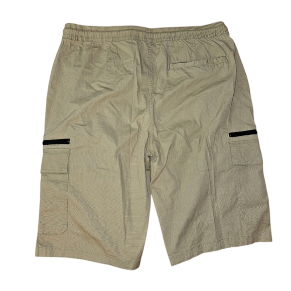 NWT Akademiks 2XL Men's Khaki Cargo Shorts - Picture 2 of 7